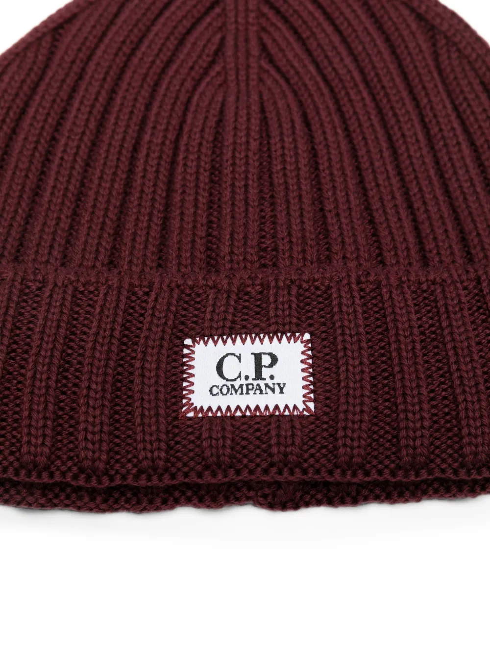C.P. Company logo-patch ribbed-knit beanie hat Rood