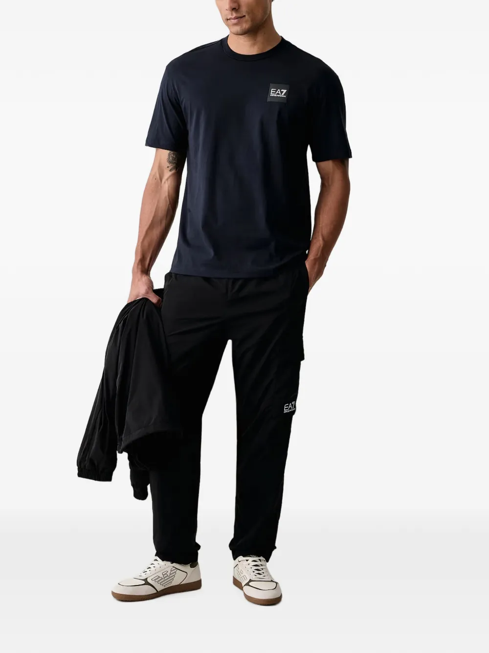 Ea7 Emporio Armani logo-patch T-shirt Blauw