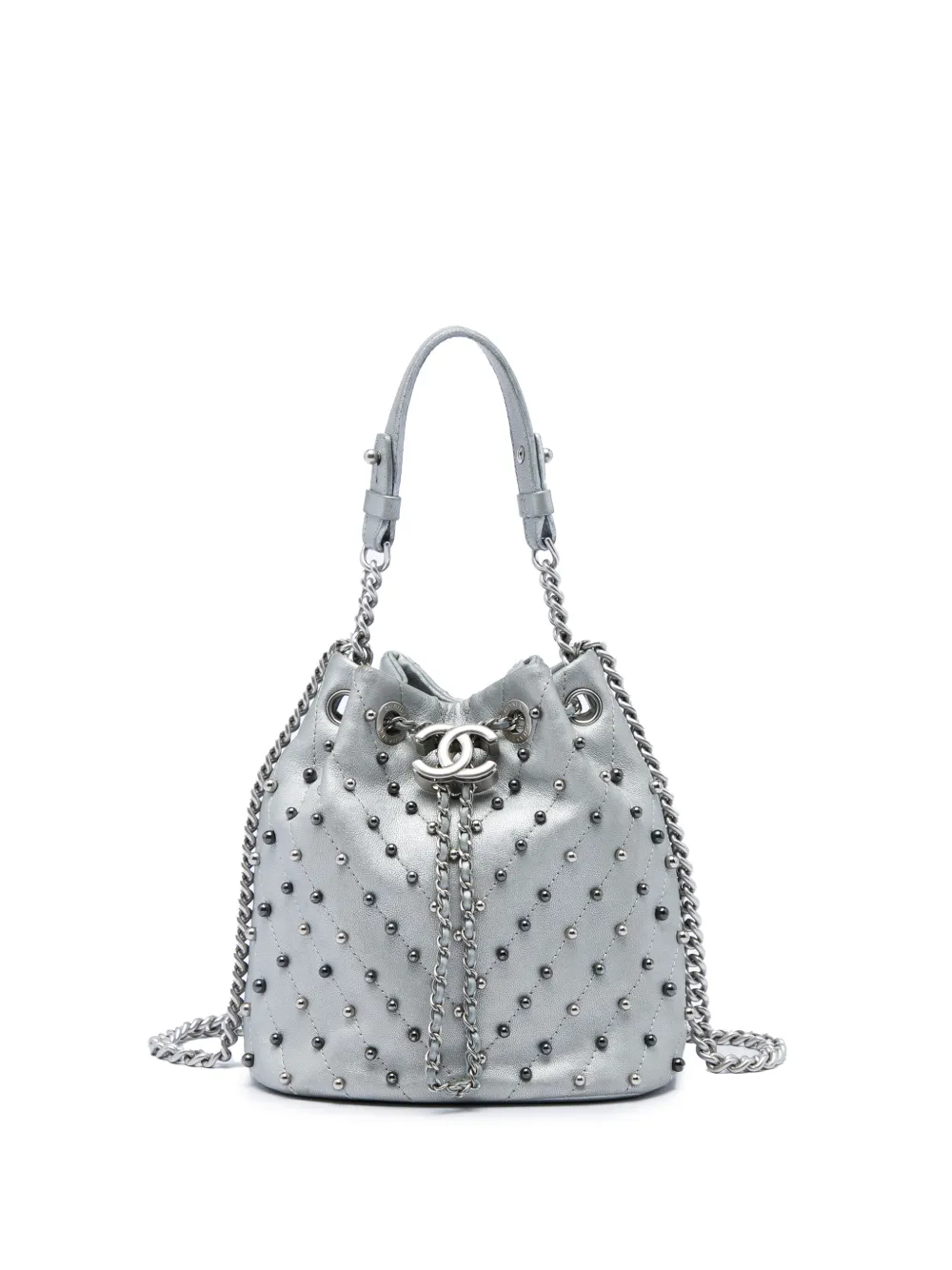 CHANEL Pre-Owned 2017-2018 Small Metallic Chevron Lambskin Stud Wars Drawstring bucket bag - Argento