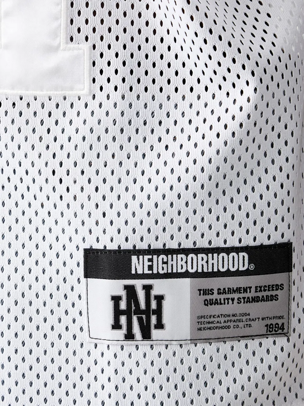 Neighborhood T-shirt van mesh met logo-patch Wit