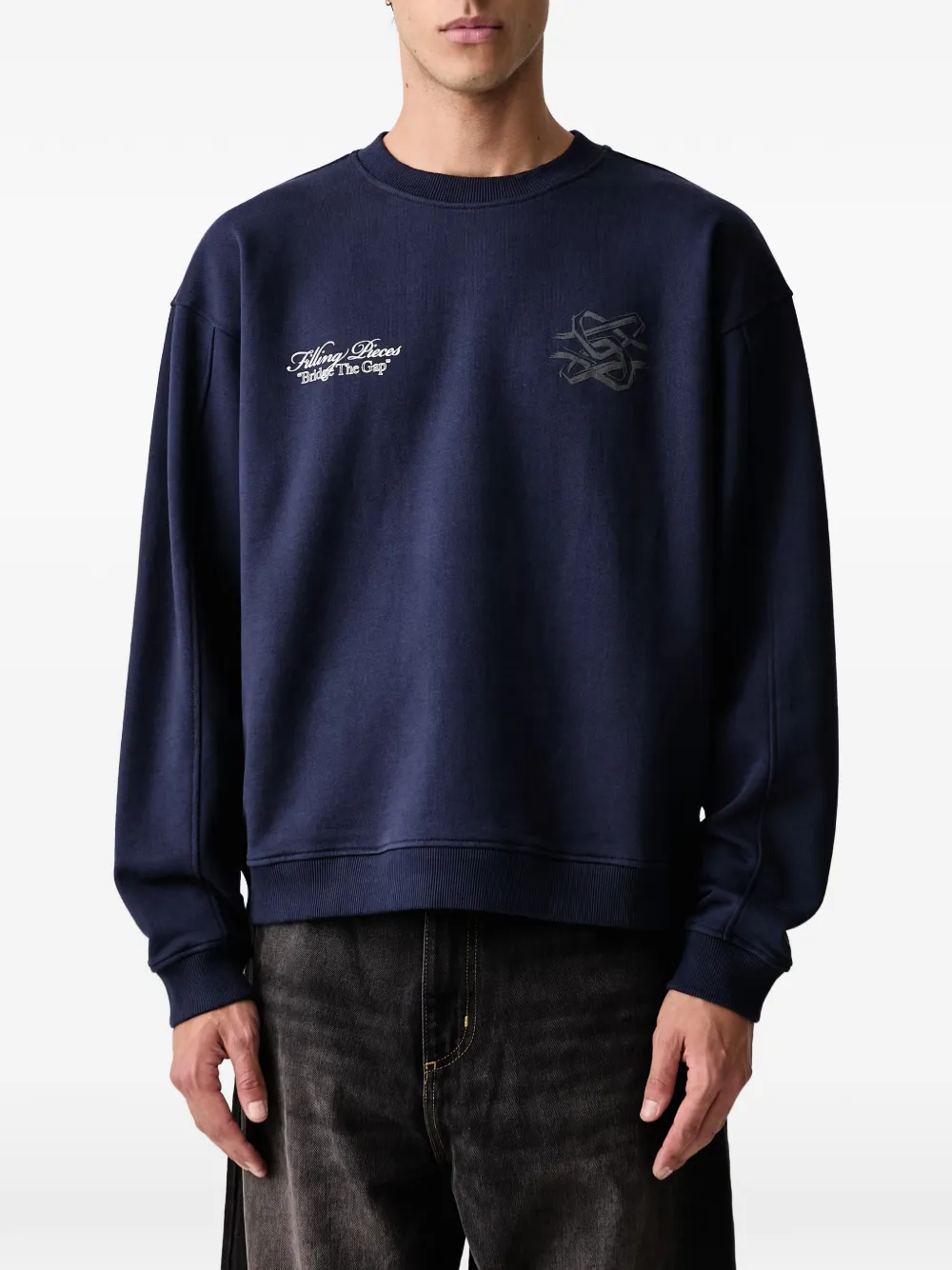 Filling Pieces Brisdge The Gap sweater met logo-print Blauw