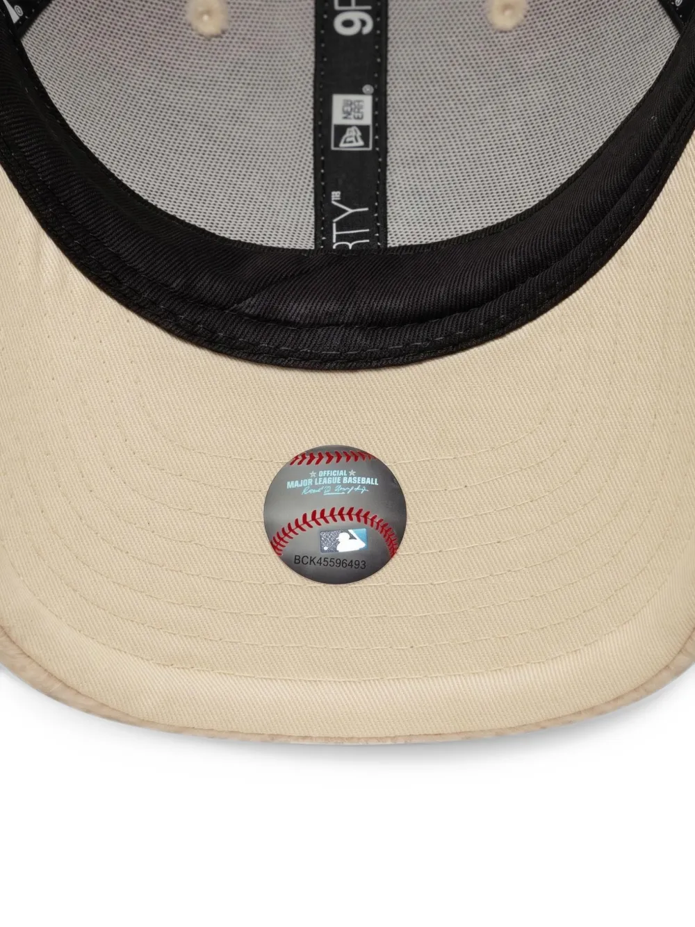 NEW ERA CAP 9Forty borg cap Beige