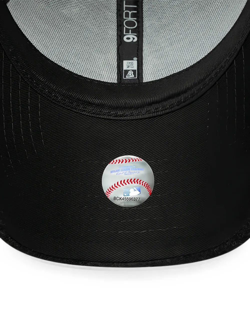 NEW ERA CAP 9Forty Winter Borg Ny Yankees pet met geborduurd logo Zwart