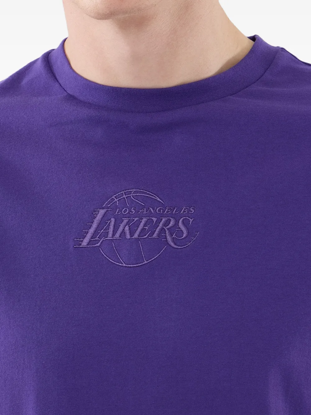 NEW ERA CAP Los Angeles Lakers T-shirt met borduurwerk Paars