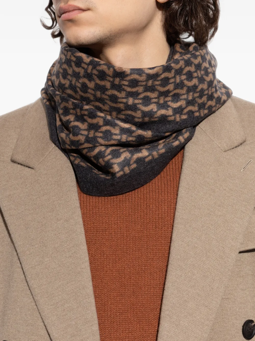Ferragamo Gancini-monogram scarf Grijs