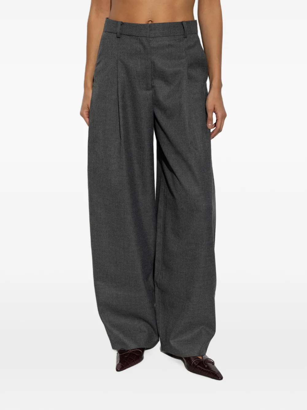By Malene Birger Povilanna broek met persvouw Grijs
