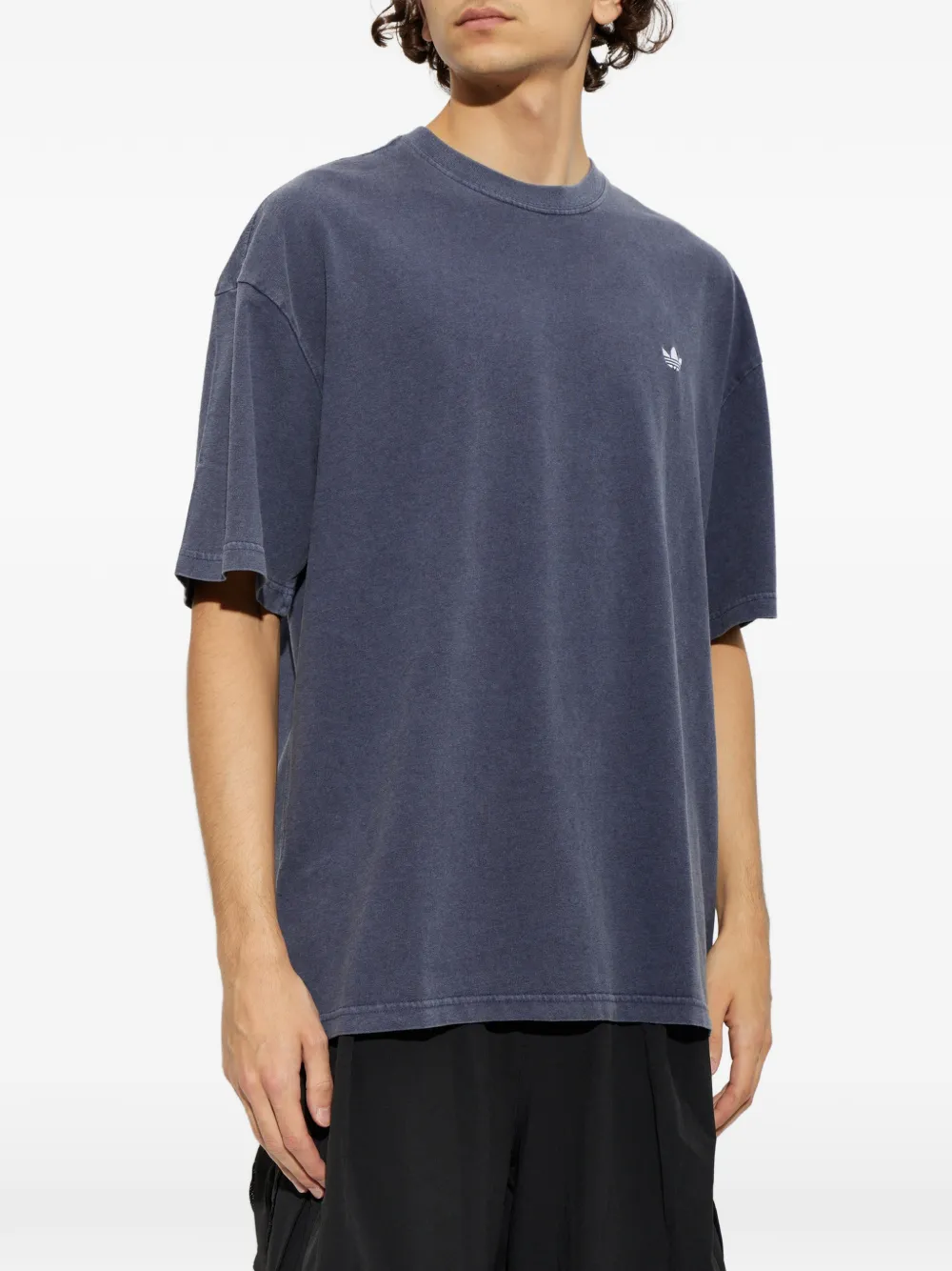 adidas logo-embroidered T-shirt Blauw
