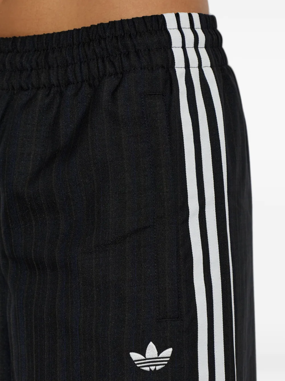 adidas pinstriped wide-leg trousers Zwart