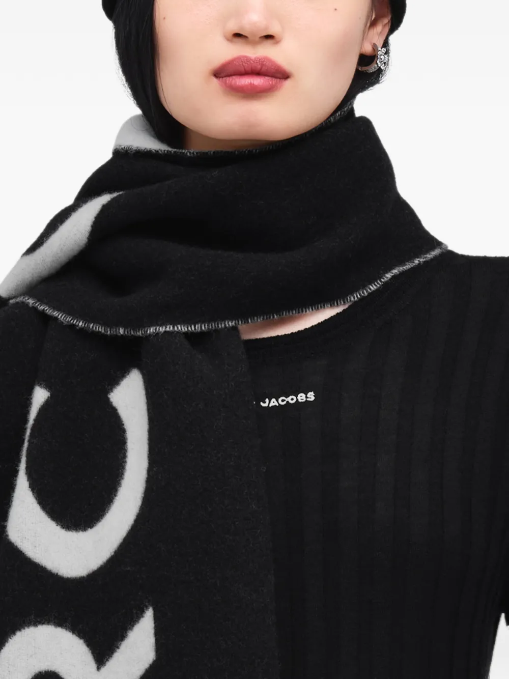 Marc Jacobs logo-embroidered ribbed beanie hat Zwart