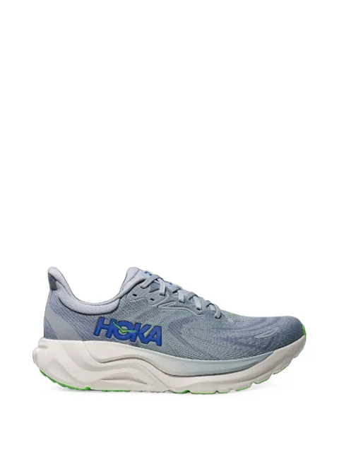 HOKA baskets Arahi 8