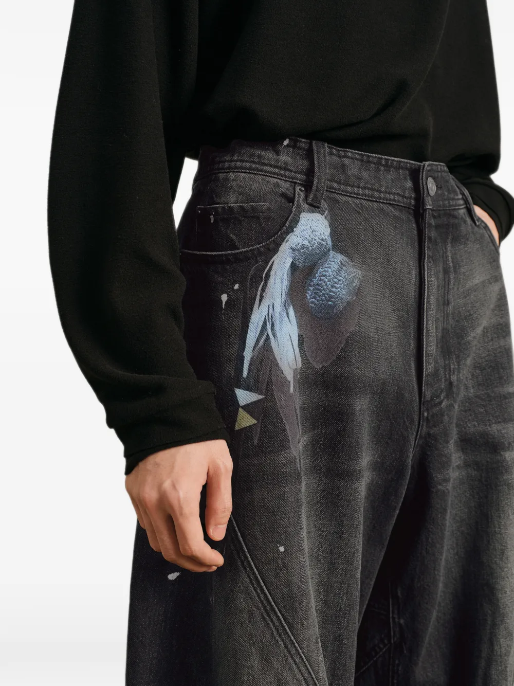 CROQUIS Sculpturale jeans met wijde pijpen en schelpvormig silhouet Zwart