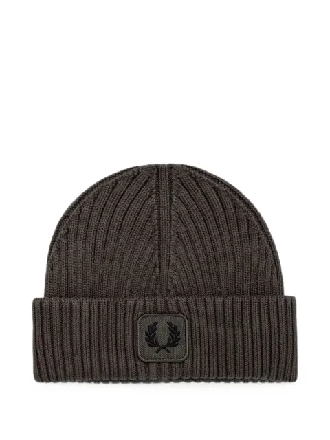 Fred Perry ribbed-knit logo-patch beanie hat