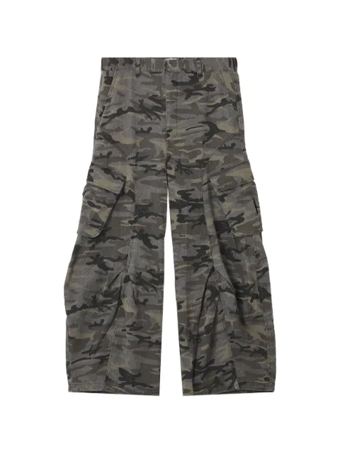 izzue camouflage-print cargo pants