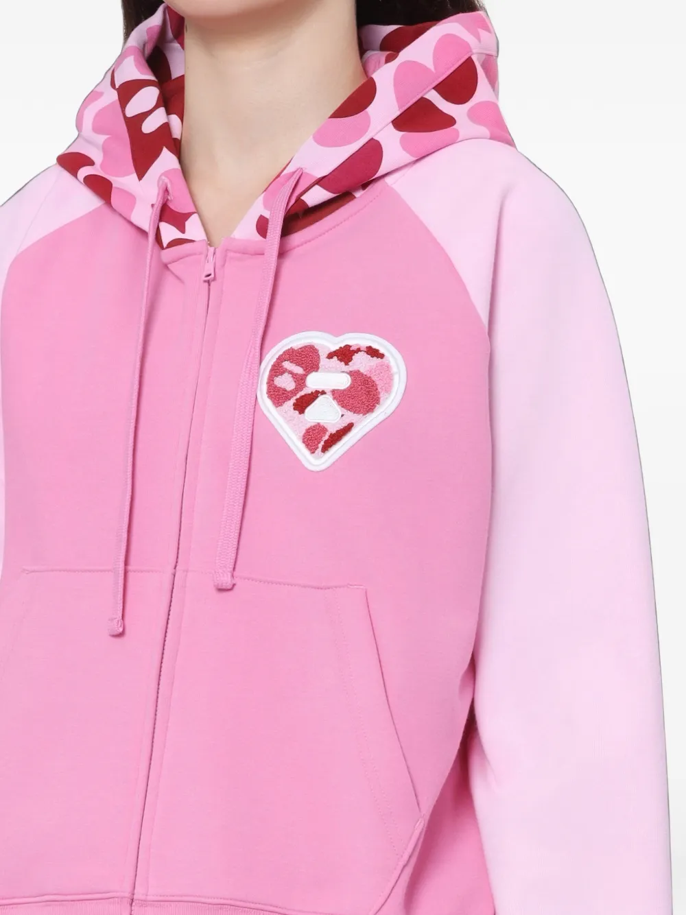 APEE™ by *A BATHING APE Hoodie met camouflageprint en hart-patch Roze