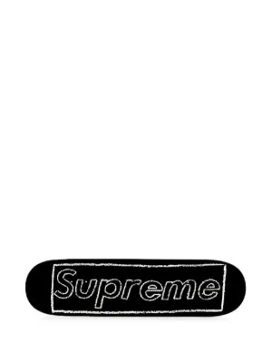 ★Supreme KAWS Chalk Logo SkateboardDeck Supreme KAWS Chalk Logo Skateboard Deck | Black | FARFETCH
