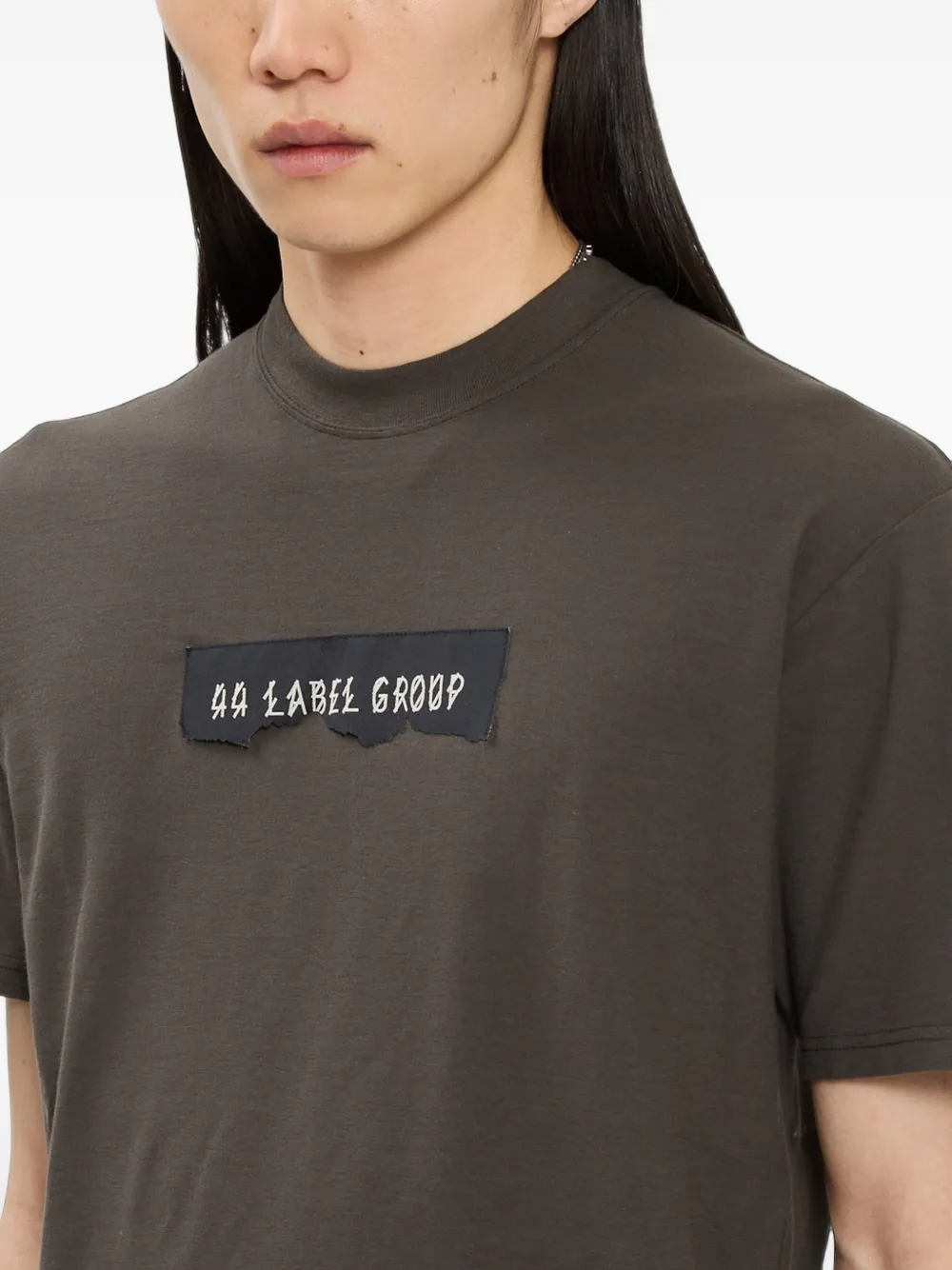 44 LABEL GROUP T-shirt met logopatch Bruin