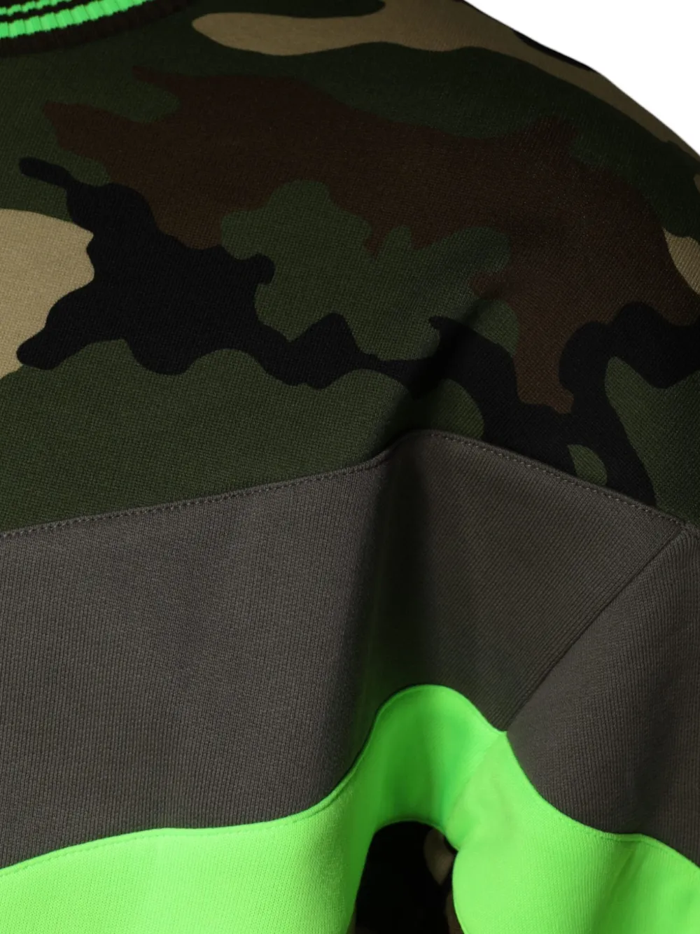 Dolce & Gabbana Sweater met hart-patch en camouflage-print Groen