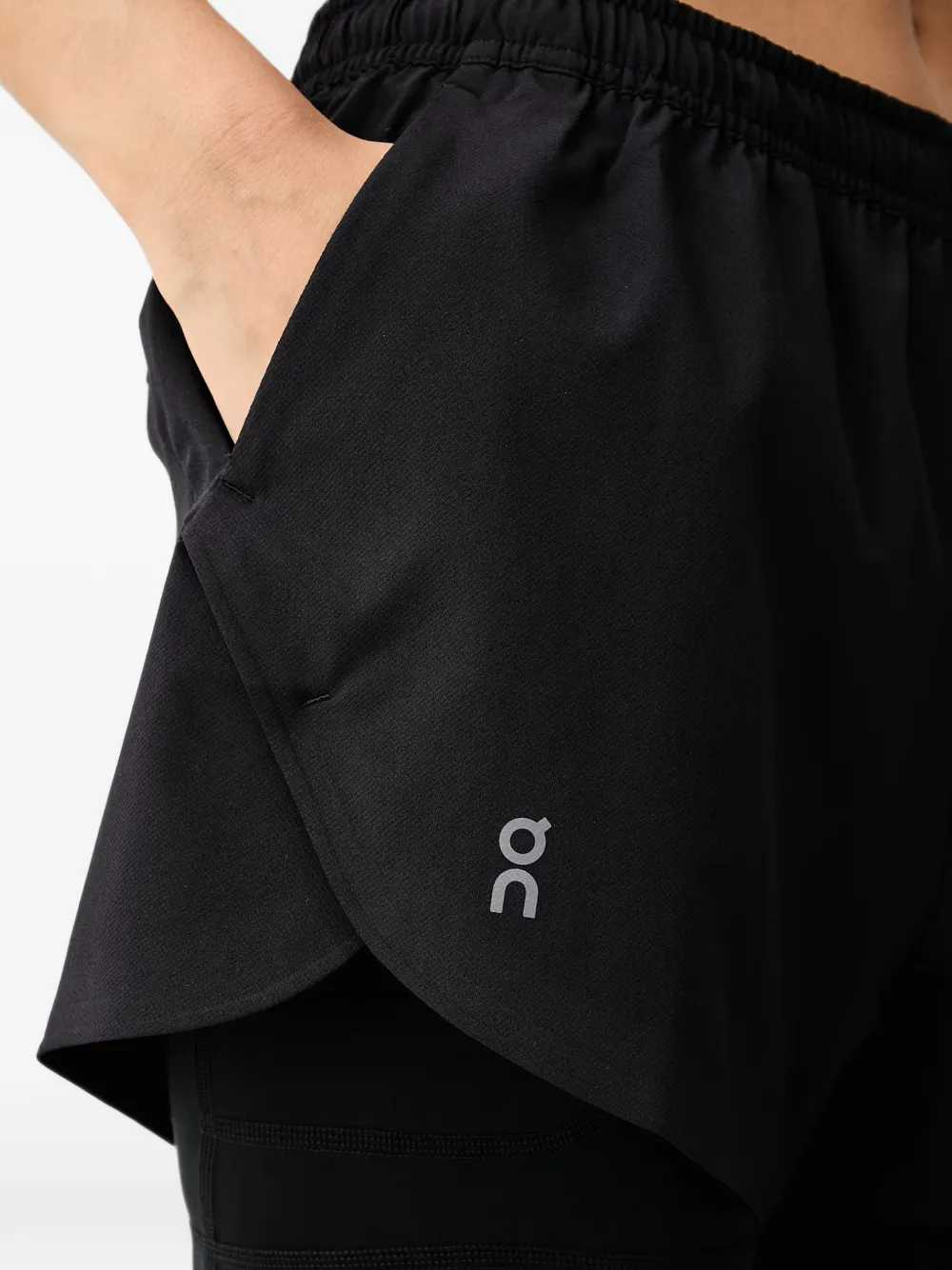 On Gelaagde shorts met logoprint Zwart