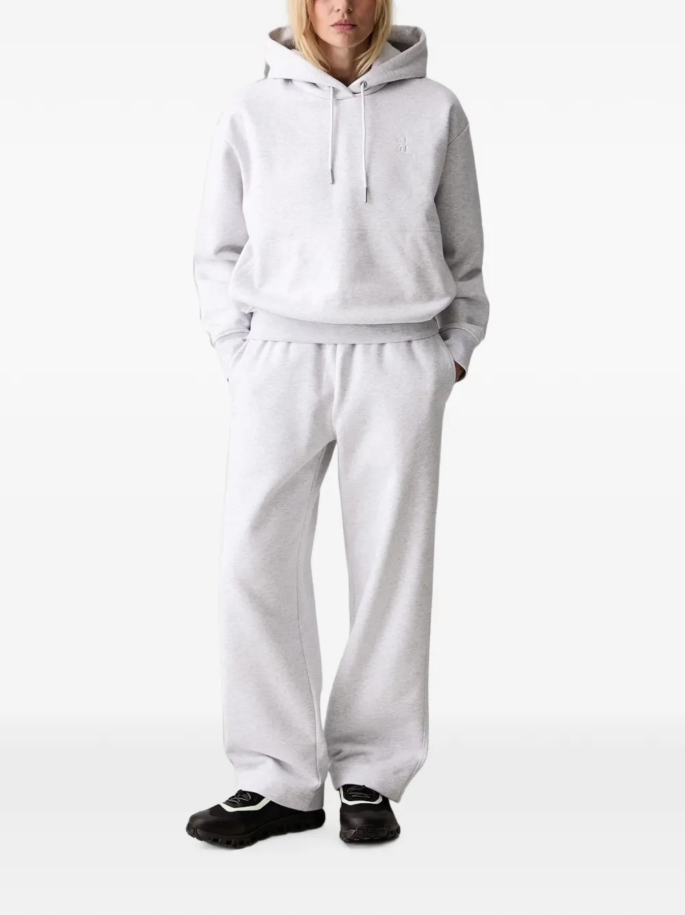 On Club Collective hoodie met trekkoord en geborduurd logo Grijs