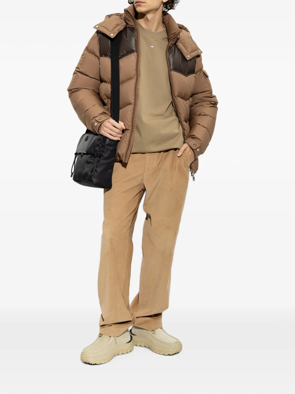 Moncler T-shirt met logopatch Beige