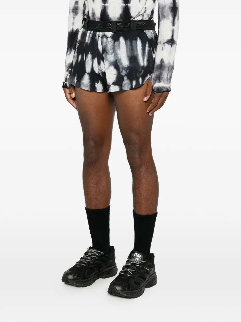 ASICS Ripstop broek met tie-dye-print Zwart