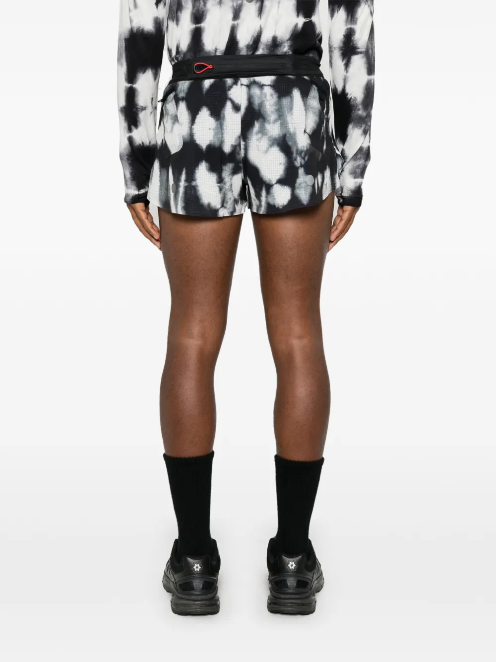 ASICS Ripstop broek met tie-dye-print Zwart