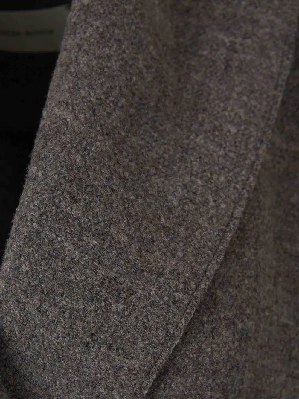 Magda Butrym Blazer met sjaalkraag en ceintuur Grijs