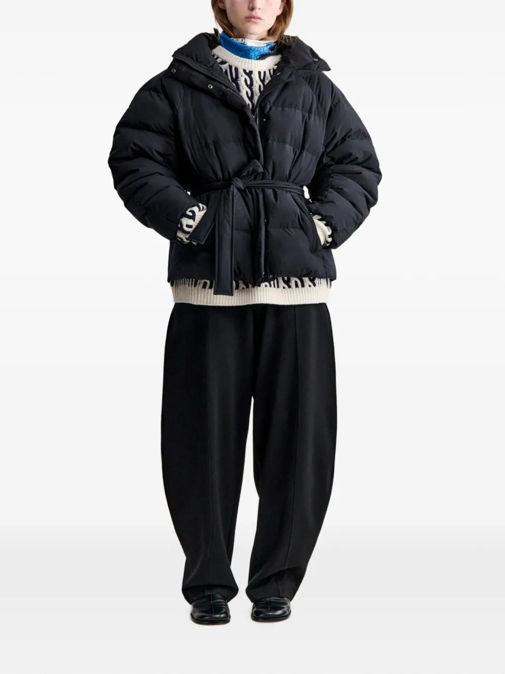 Maison Kitsuné belted quilted coat Zwart
