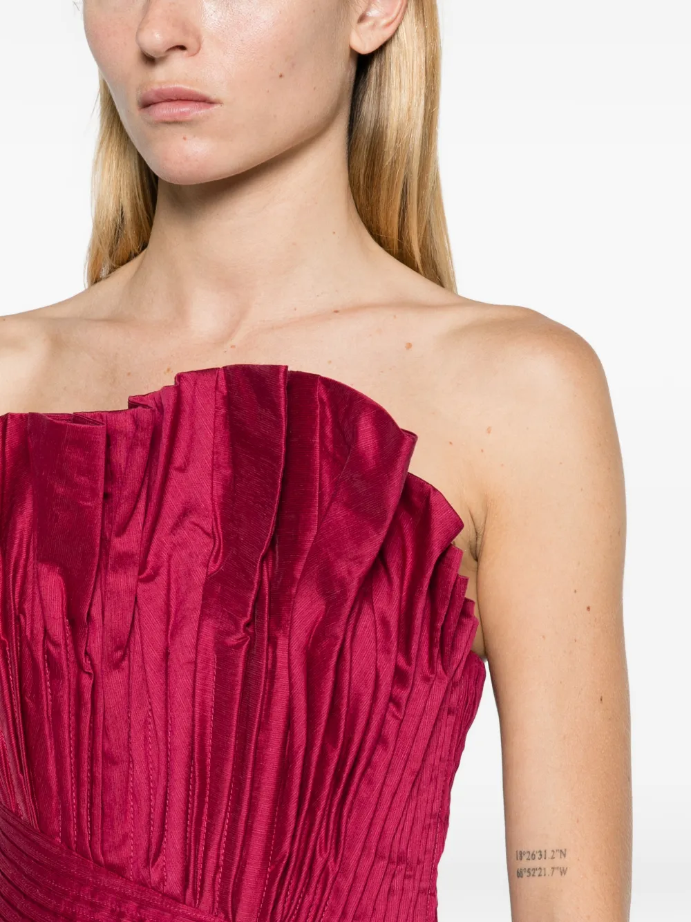 Aje Aquiline avondjurk Rood