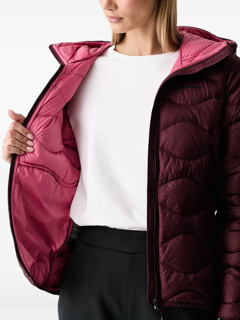 Peak Performance Helium gewatteerd jack met capuchon Rood