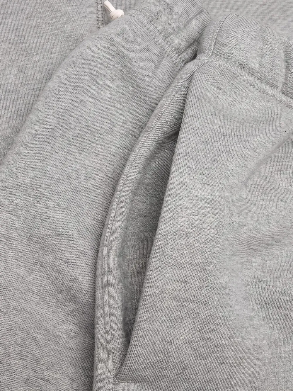 FEAR OF GOD ESSENTIALS x NBA x Barkley Hendricks flare track pants Grijs