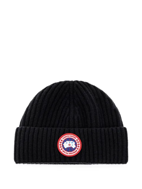 Canada Goose ribbed-knit logo-patch beanie hat
