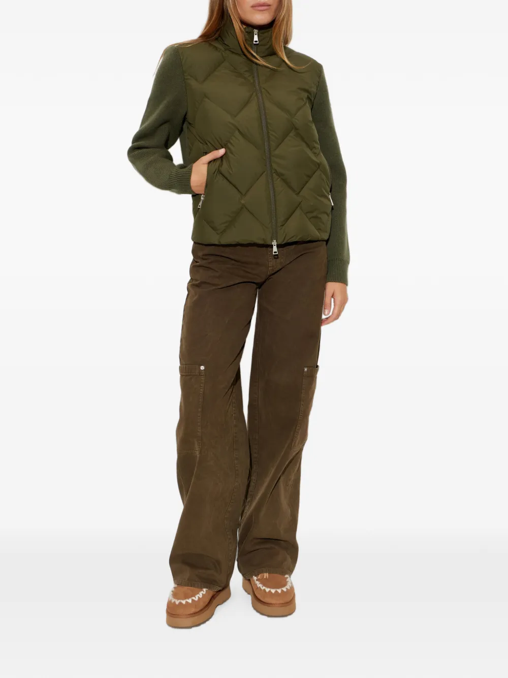 Moncler Cargo broek met logopatch Bruin