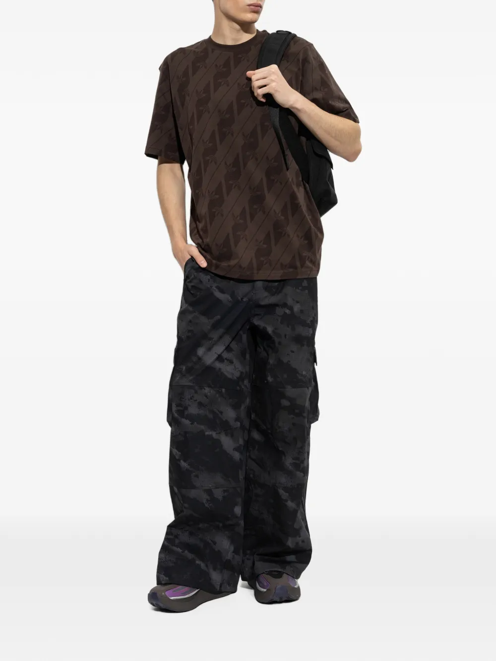 adidas Cargo broek met camouflage print Zwart