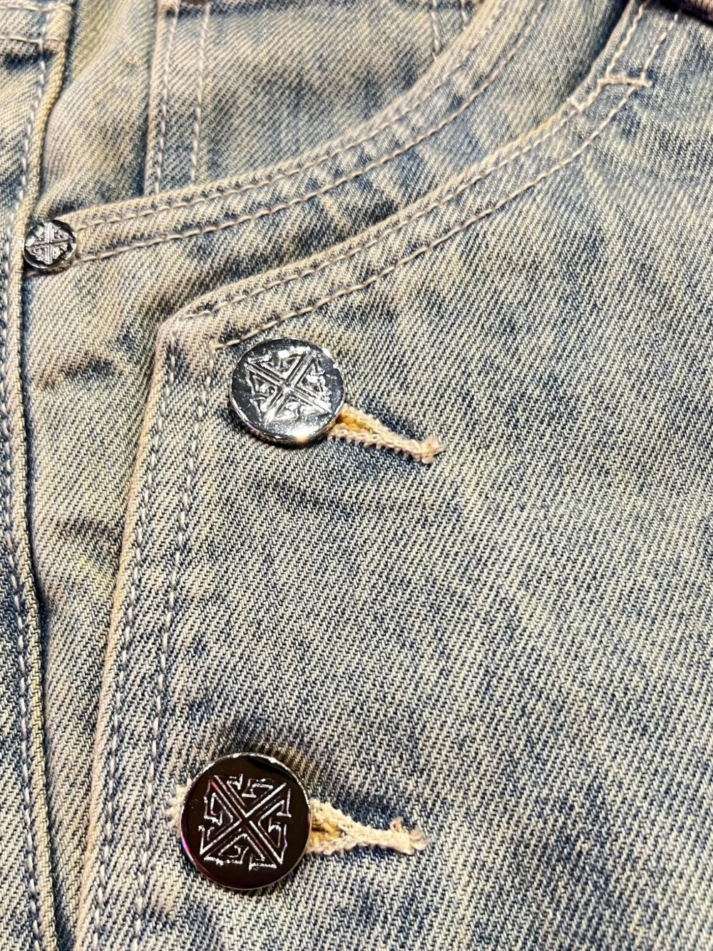 Guapi Iron Crest Stud-embellished Jeans In Blue