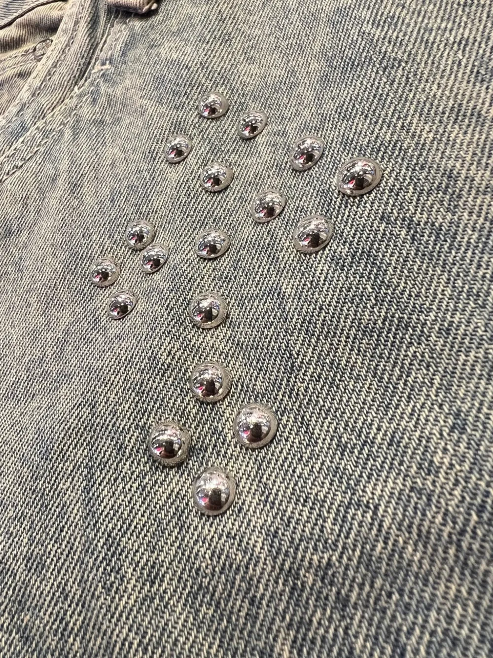 Guapi Iron Crest Stud-embellished Jeans In Blue