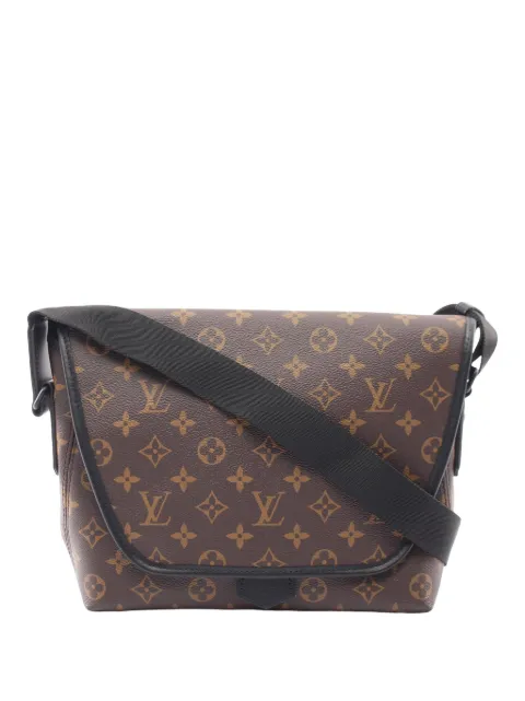 Louis Vuitton Pre-Owned 2021 Monogram Macassar Magnetic Messenger crossbody bag