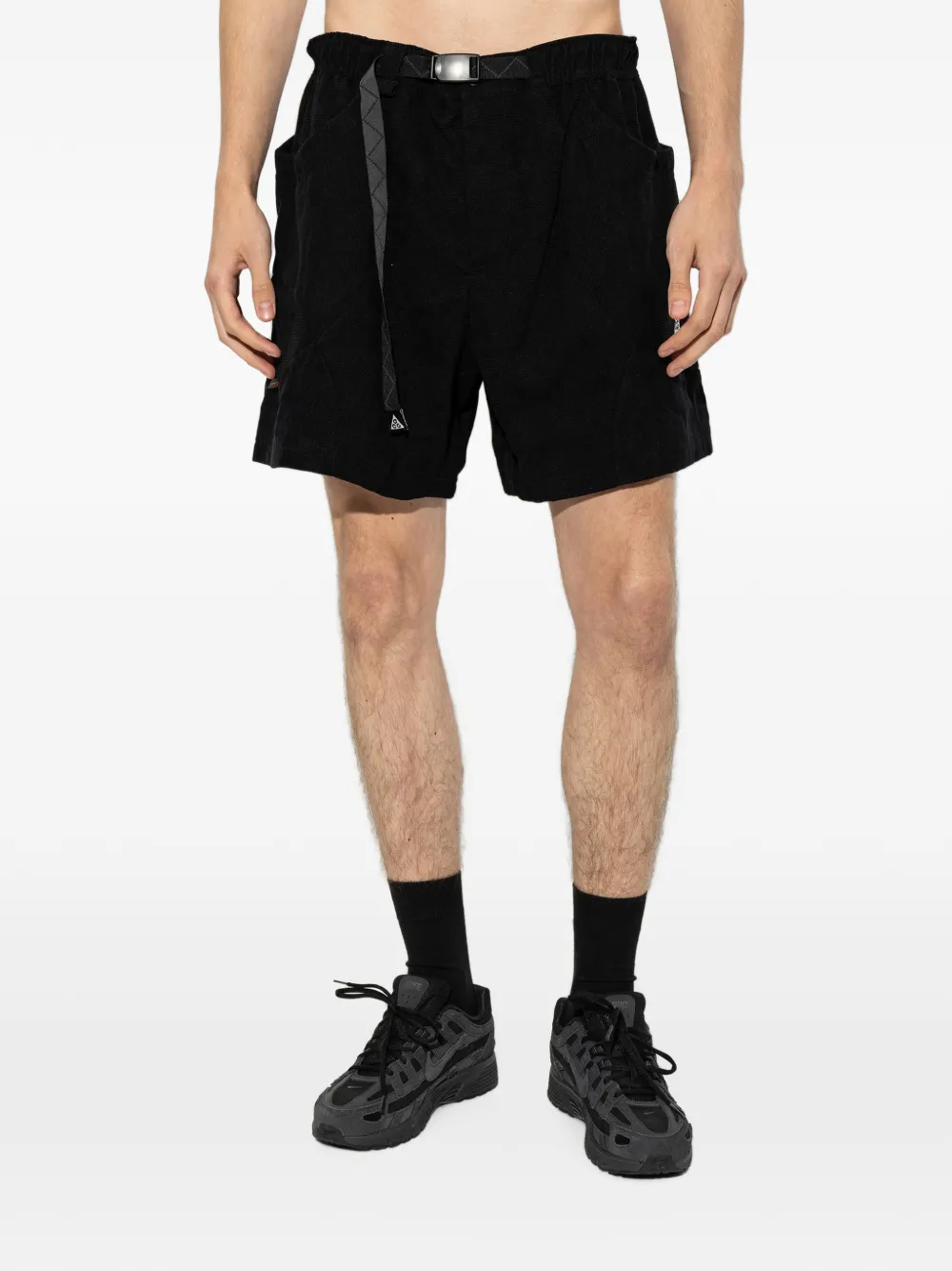 Nike Ribfluwelen cargo shorts met ceintuur Zwart