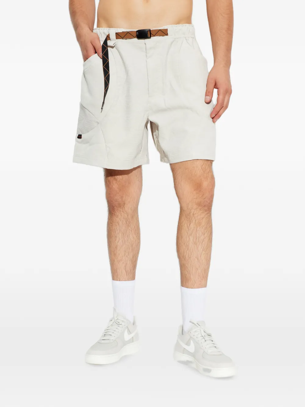 Nike Ribfluwelen shorts met ceintuur Wit