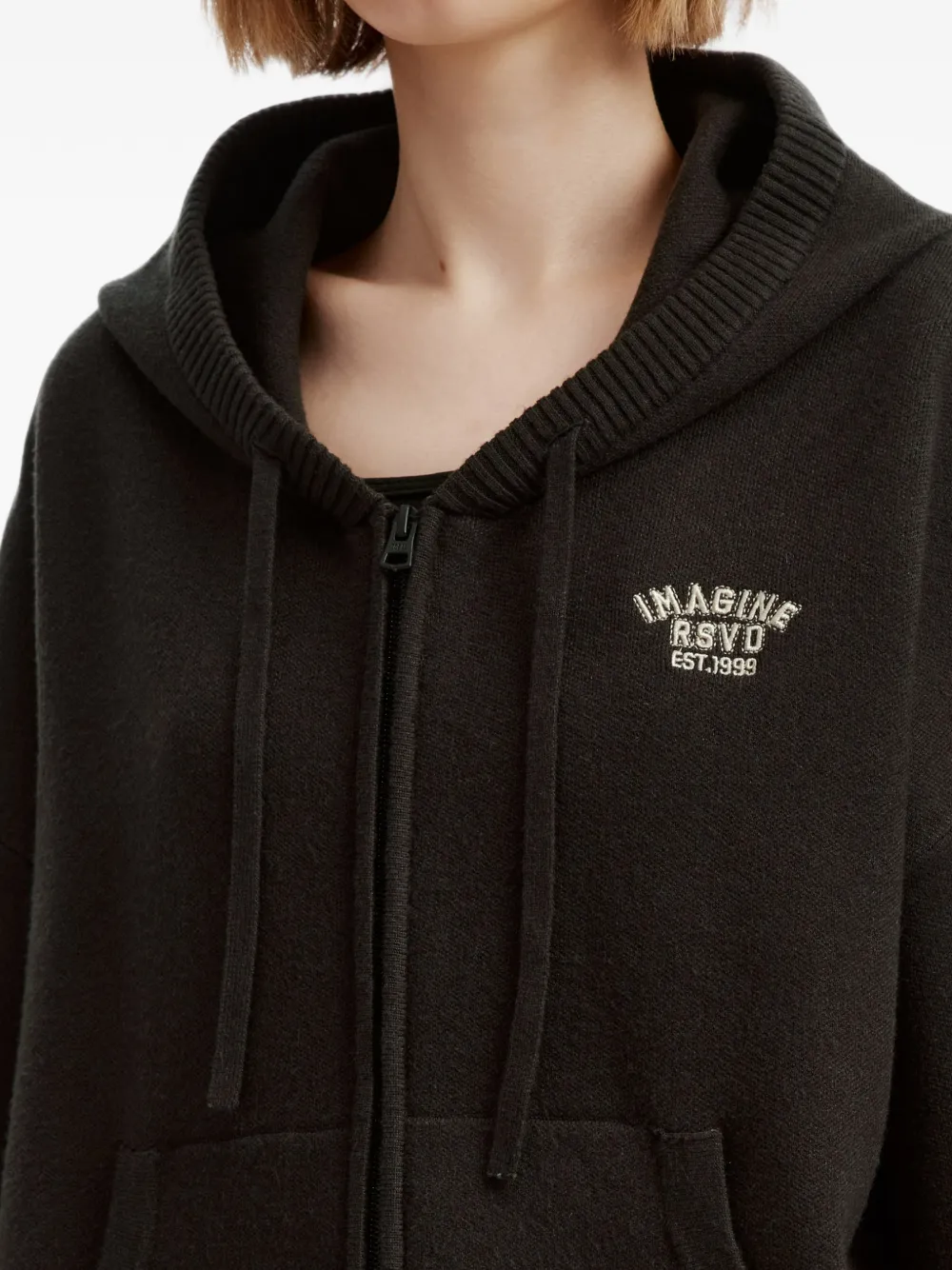 izzue logo-embroidered zip-up hoodie Zwart