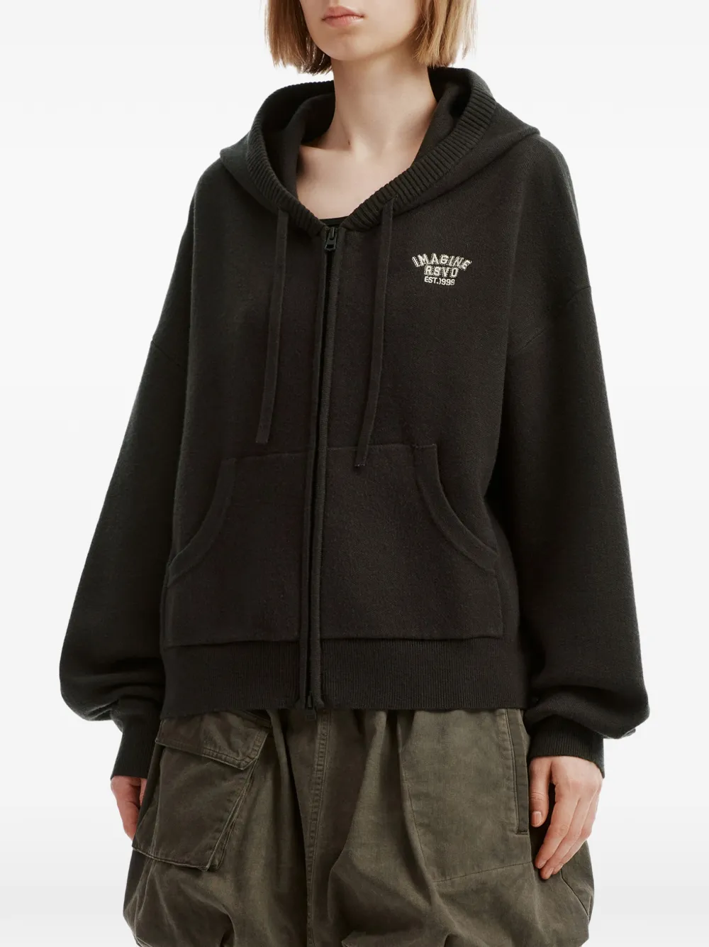 izzue logo-embroidered zip-up hoodie Zwart