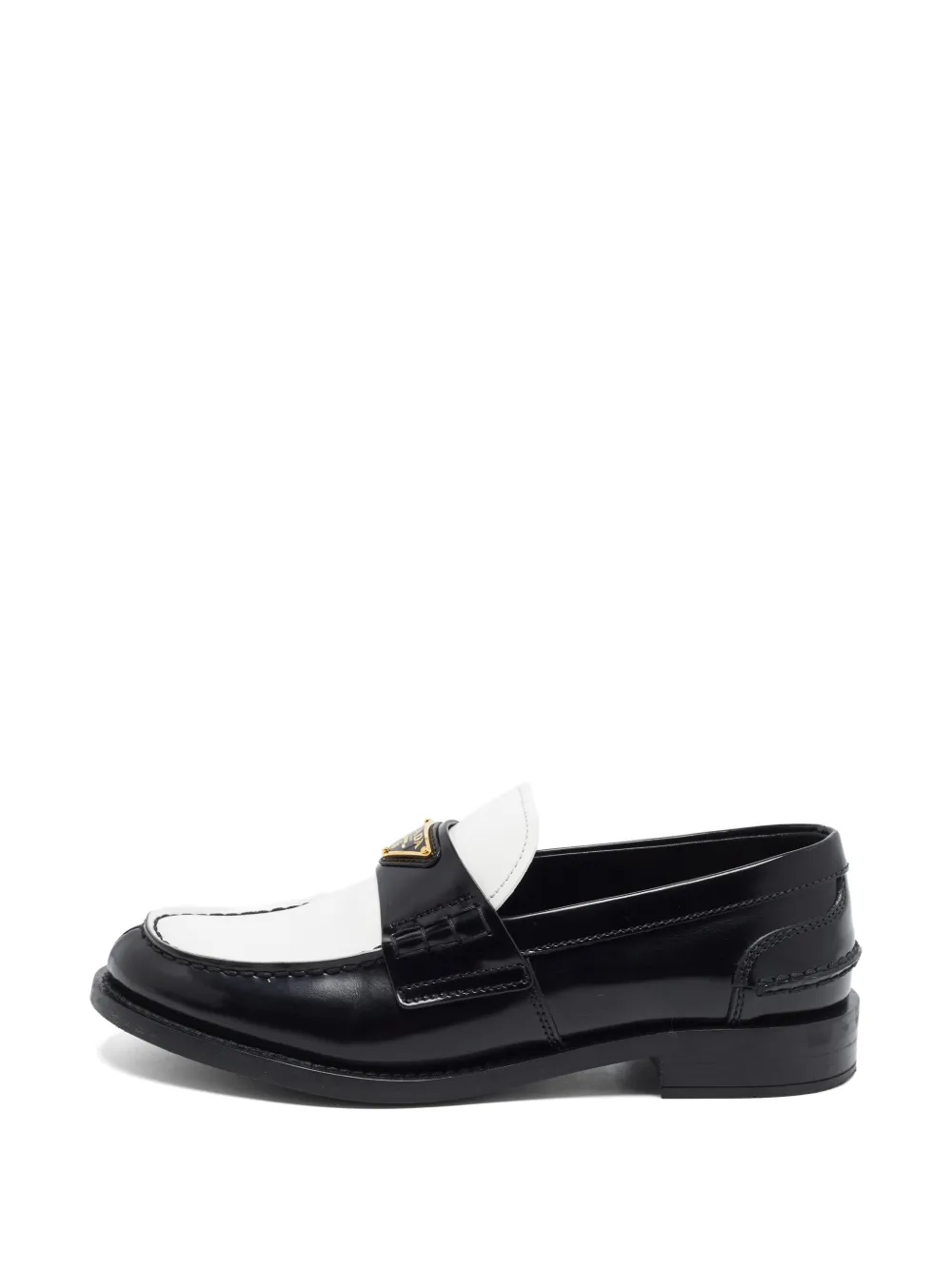 Prada Pre-Owned mocassins à logo triangulaire - Noir Prada Pre-Owned mocassins à logo triangulaire - Noir