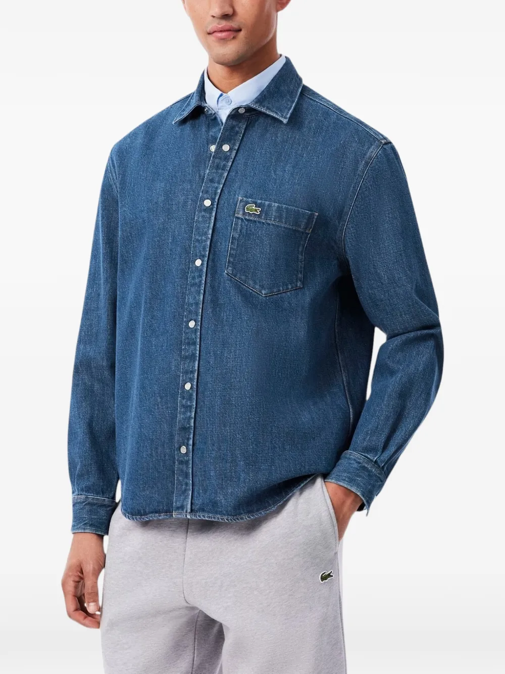 Lacoste logo-patch denim shirt Blauw
