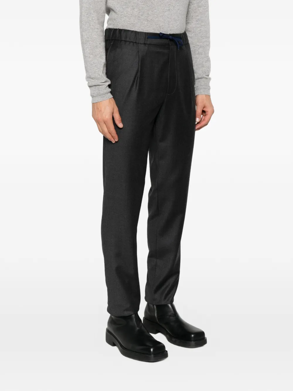 Drumohr Drawstring Pleated Trousers in Grey, view 3