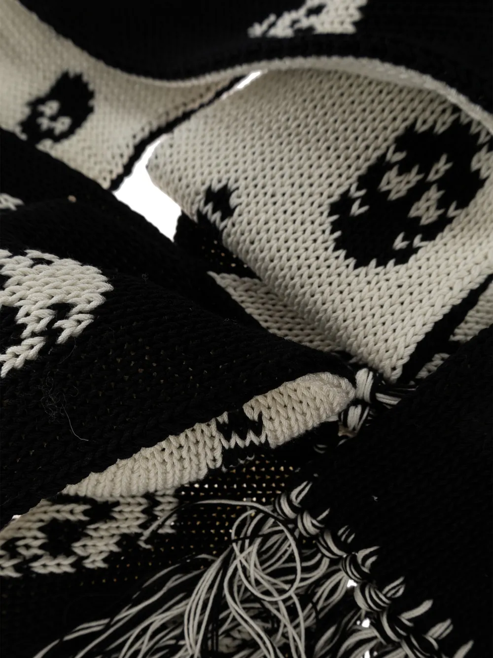 Alexander McQueen Skull-motif Fringed Scarf in Black, view 3