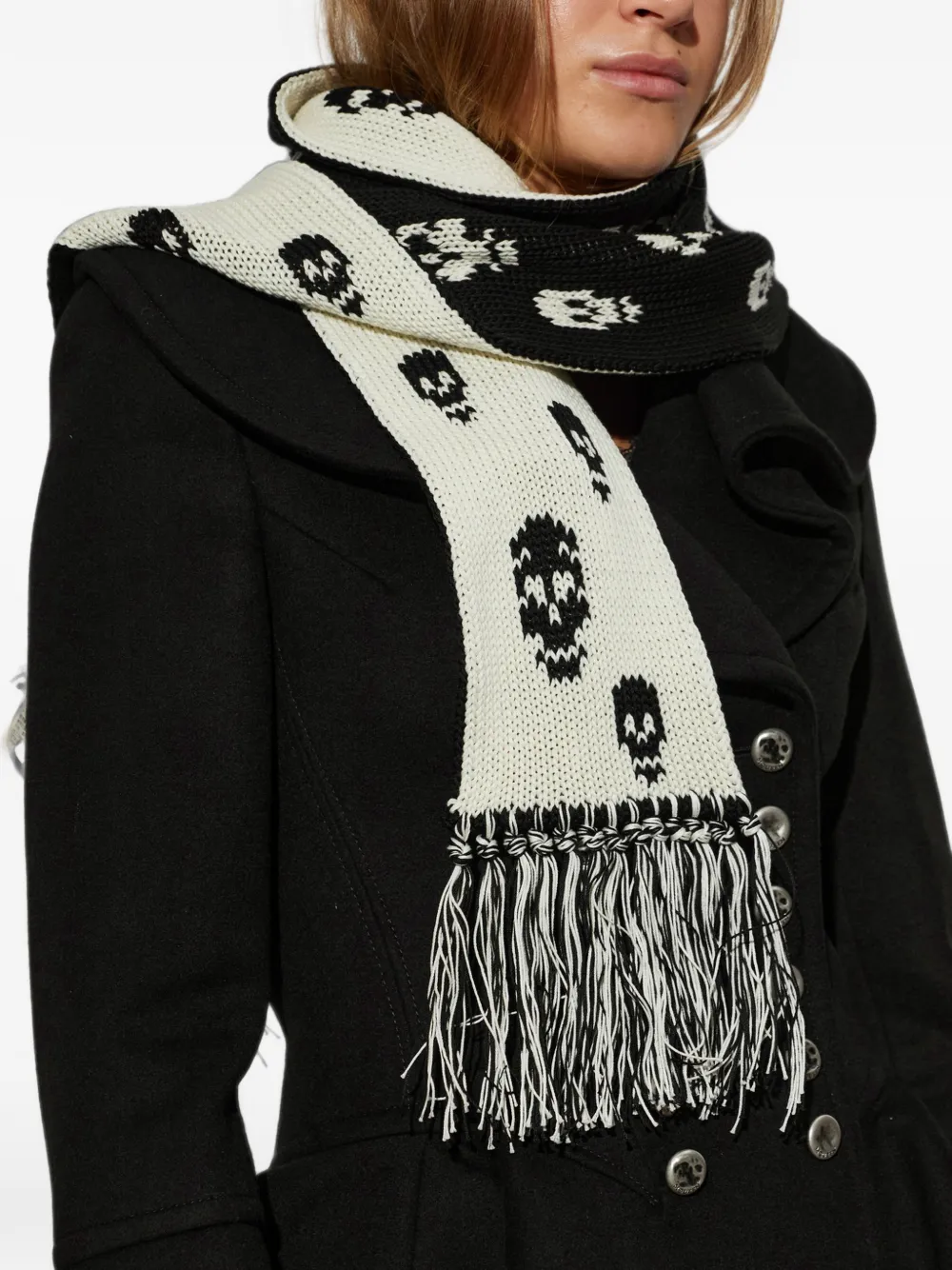 Alexander McQueen Skull-motif Fringed Scarf in Black, view 4