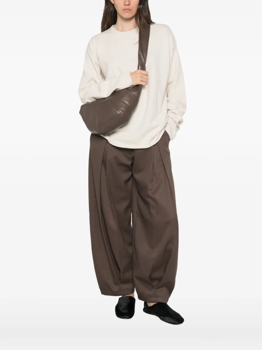 extreme cashmere Trui met hoge hals en lange mouwen Beige