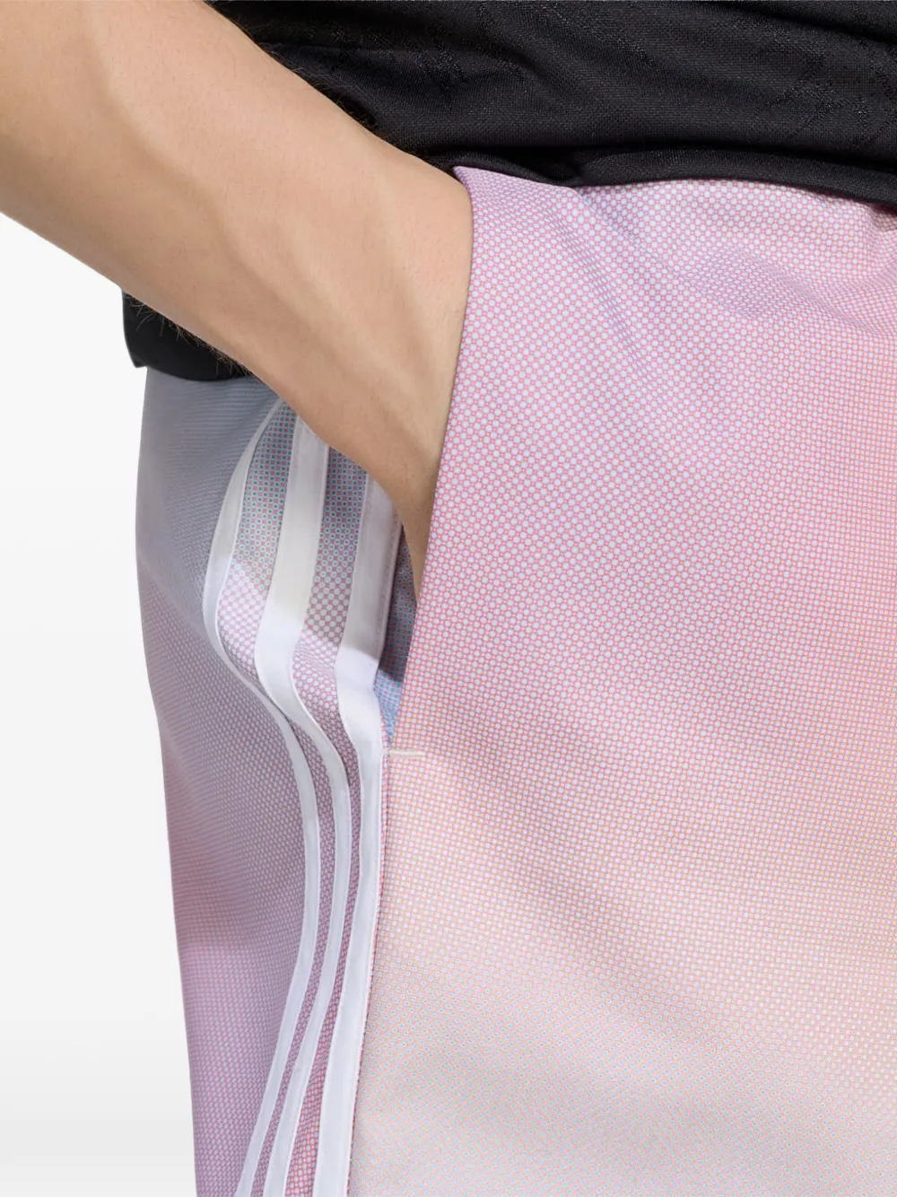 adidas Love Unites shorts met kleurverloop Roze