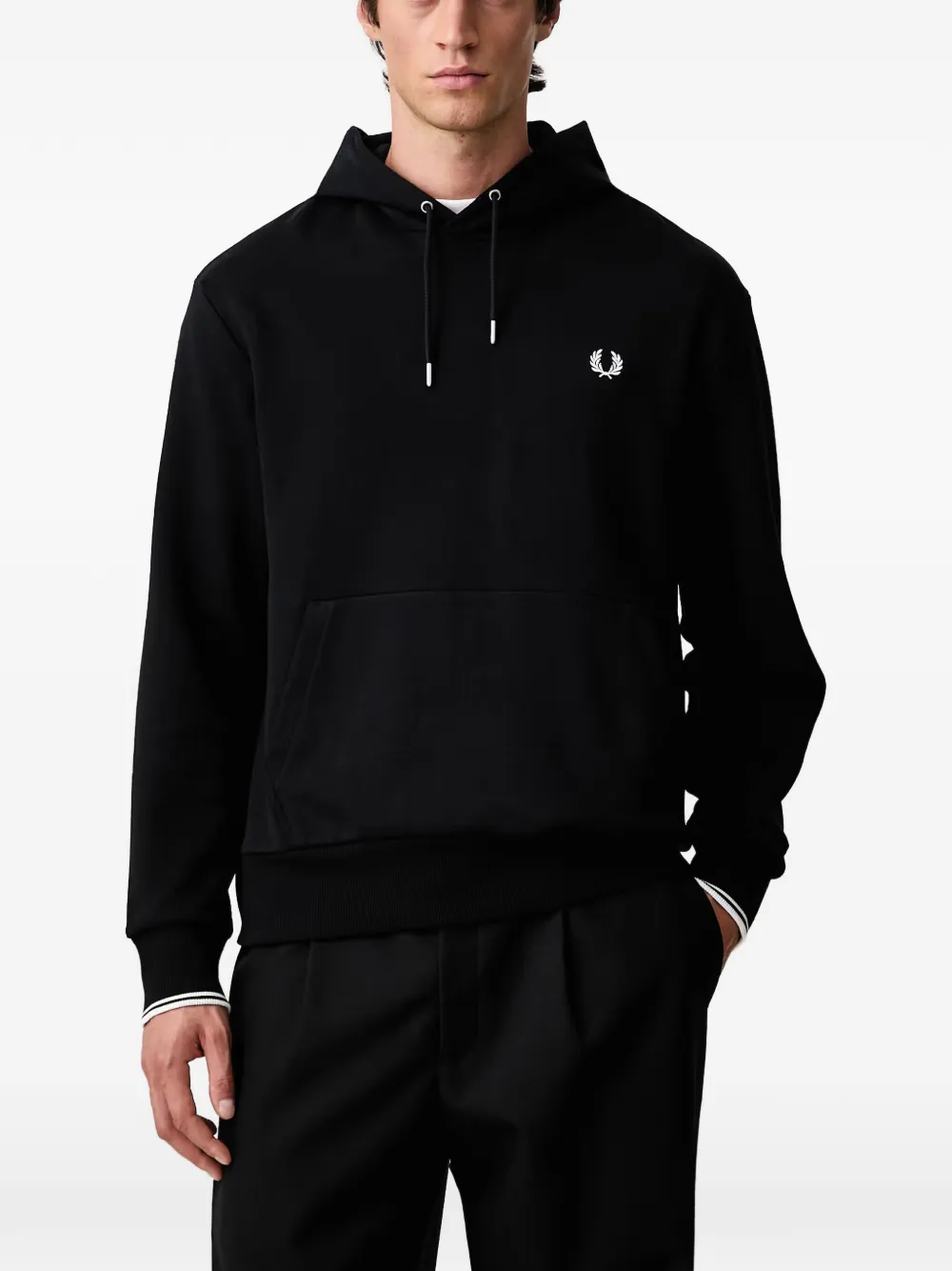 Fred Perry logo-embroidered hoodie Zwart