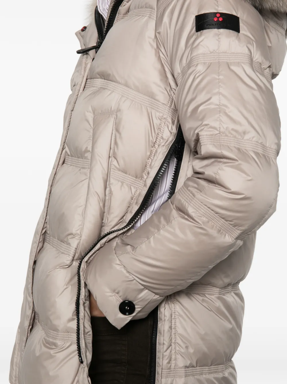 Peuterey Gewatteerde jas met afwerking van bont Beige